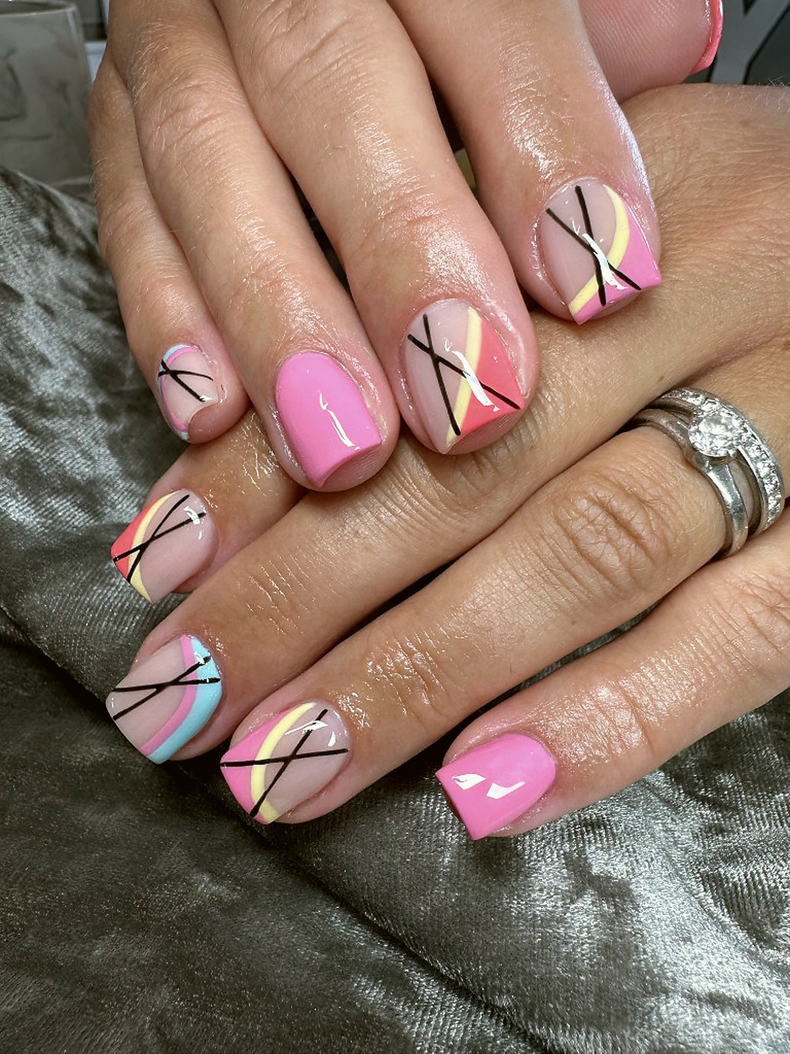 Pink geometric nail art by Popsiesnails